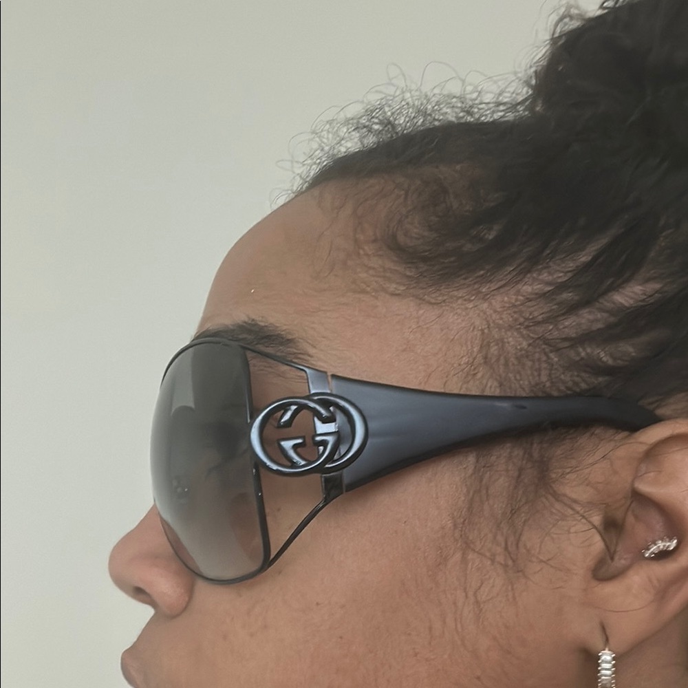 GUCCI Oversized Gradient Sunglasses - Picture 7 of 8